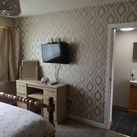 En-Suite Bedroom In A Quiet Bungalow Porthmadog Eksteriør billede