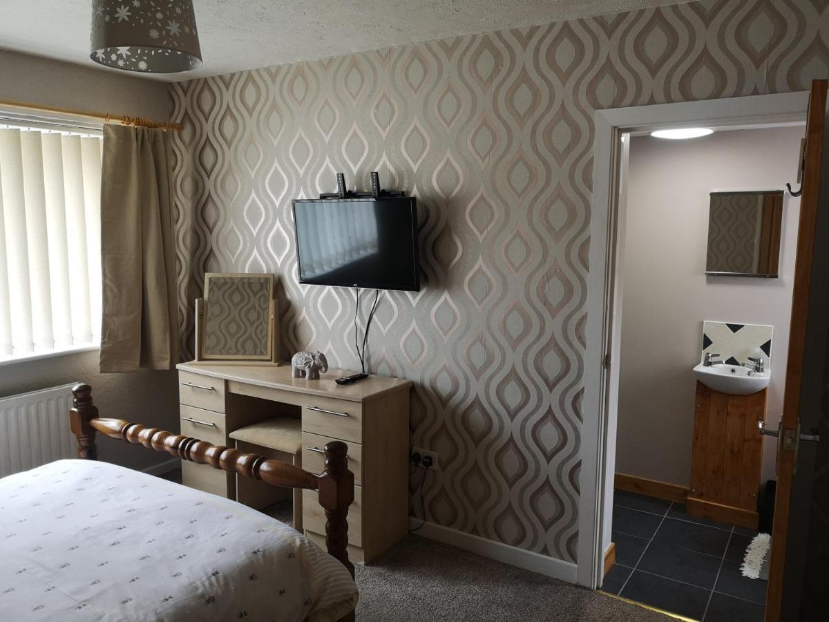 En-Suite Bedroom In A Quiet Bungalow Porthmadog Eksteriør billede